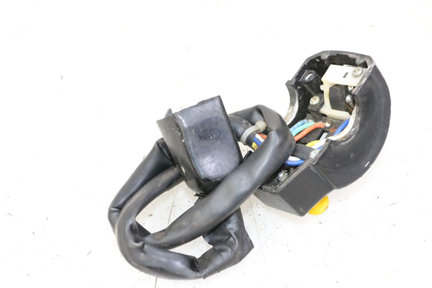 photo de PRZEŁĄCZNIK LEWY PEUGEOT KISBEE 2T 50 (2010 - 2017) - Szczegół części