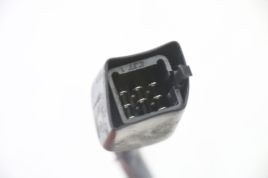 photo de PRZEŁĄCZNIK LEWY PEUGEOT KISBEE 2T 50 (2010 - 2017) - Zbliżenie techniczne