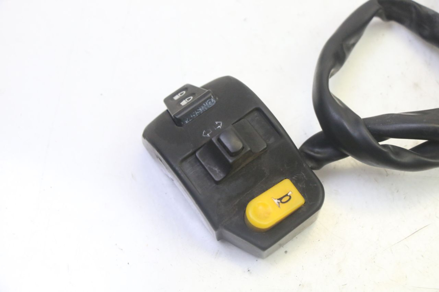 photo de PRZEŁĄCZNIK LEWY PEUGEOT KISBEE 2T 50 (2010 - 2017) - Szczegół części