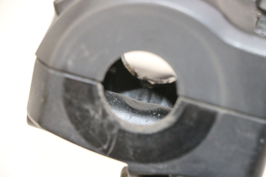 photo de PRZEŁĄCZNIK LEWY PEUGEOT KISBEE 4T 50 (2010 - 2017) - Zoom stanu zużycia