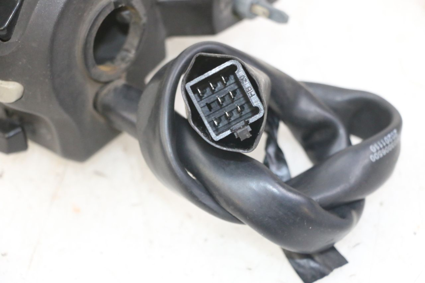 photo de PRZEŁĄCZNIK LEWY PEUGEOT KISBEE 4T 50 (2018 - 2022) - Widok ogólny