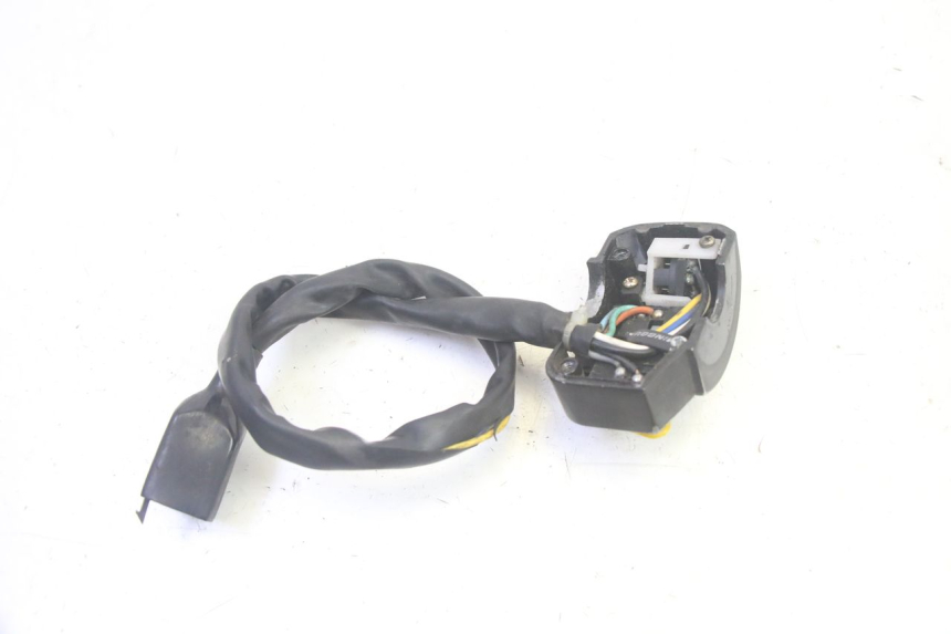 photo de PRZEŁĄCZNIK LEWY PEUGEOT KISBEE 4T 50 (2010 - 2017) - Zbliżenie techniczne