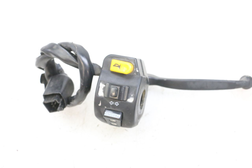 photo de PRZEŁĄCZNIK LEWY PEUGEOT KISBEE 4T 50 (2018 - 2022) - Zoom stanu zużycia