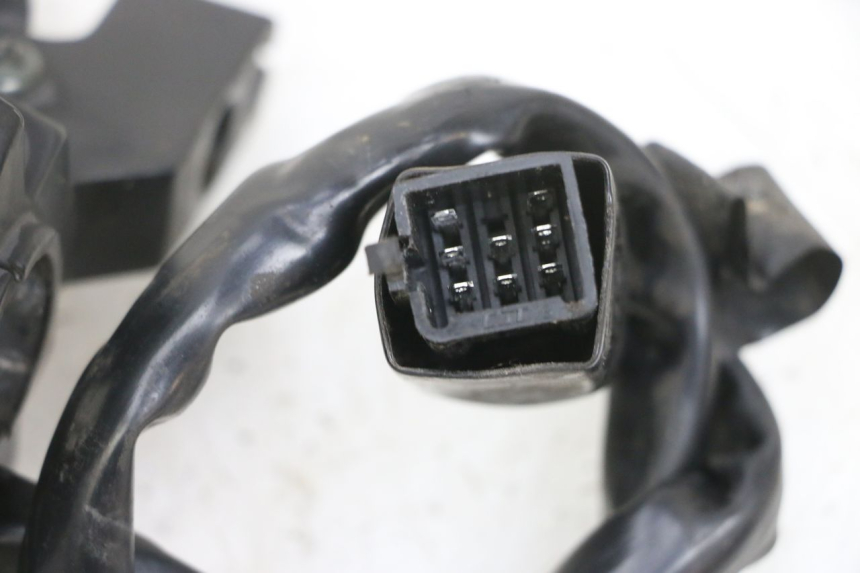 photo de PRZEŁĄCZNIK LEWY PEUGEOT KISBEE 4T 50 (2018 - 2022) - Widok ogólny