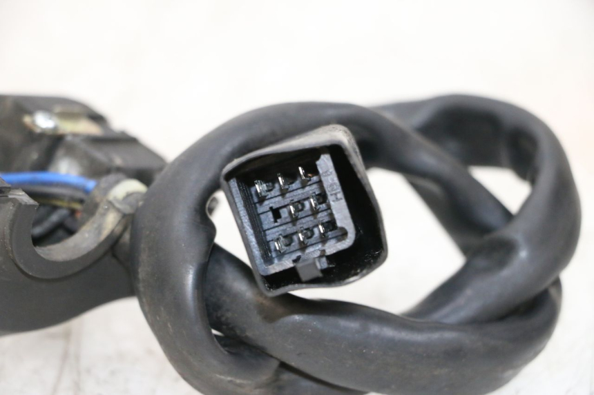 photo de PRZEŁĄCZNIK LEWY PEUGEOT KISBEE 4T 50 (2010 - 2017) - Zoom stanu zużycia