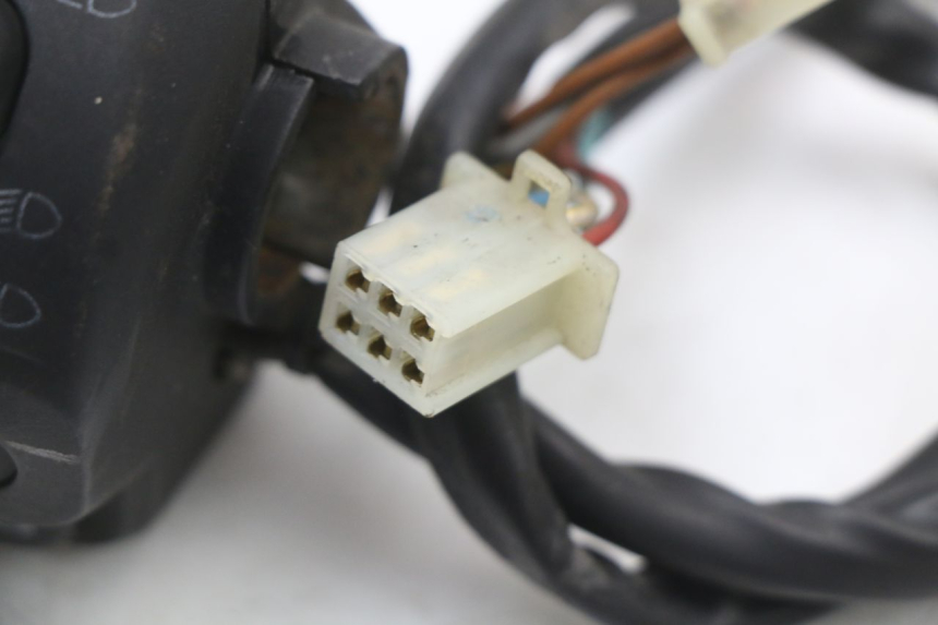 photo de PRZEŁĄCZNIK LEWY RENAULT KOURANOS 125 (2001 - 2004) - Stan powierzchni