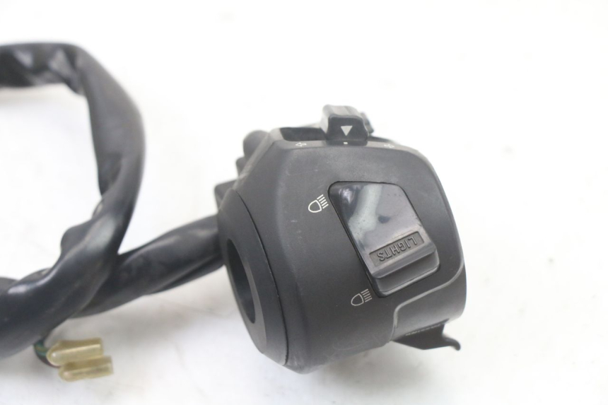 photo de PRZEŁĄCZNIK LEWY KYMCO XCITING 500 (2007 - 2010) - Inny kąt widzenia