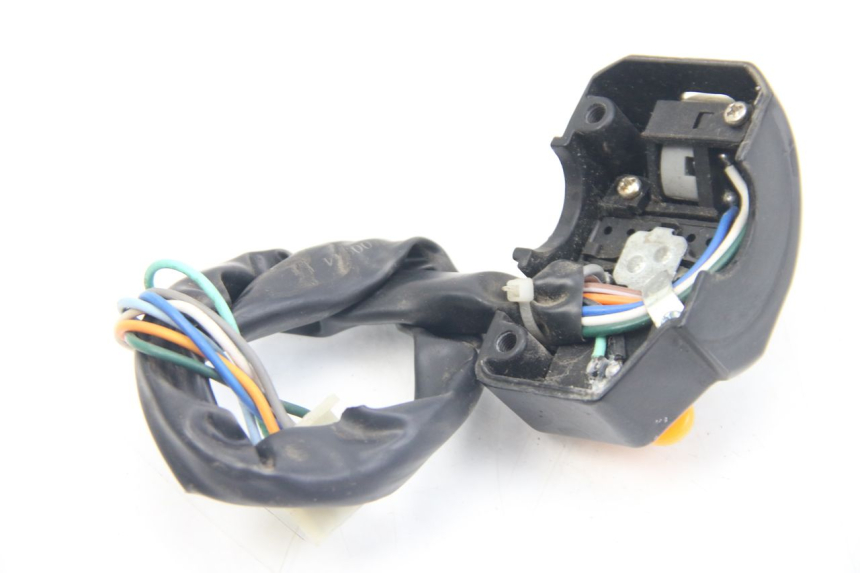 photo de PRZEŁĄCZNIK LEWY VENESI LOWIGI RETRO JJ50QT-3 50 (2020 - 2022) - Punkty mocowania