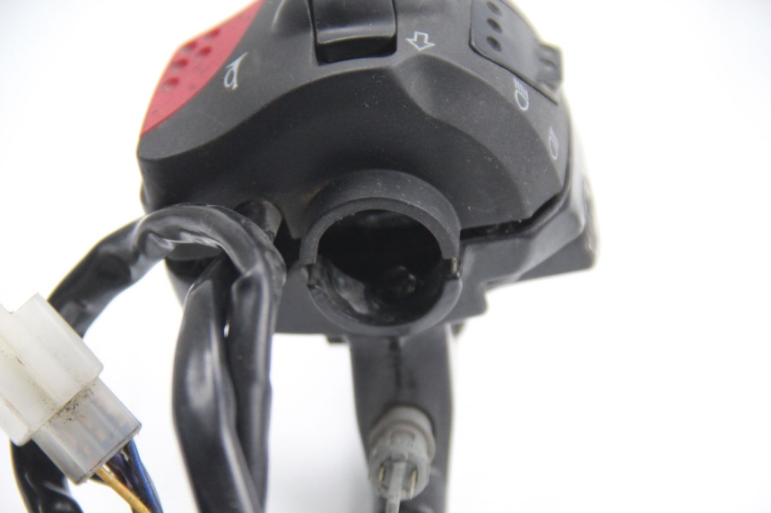 photo de PRZEŁĄCZNIK LEWY PEUGEOT LUDIX 50 (2005 - 2007) - Szczegół części