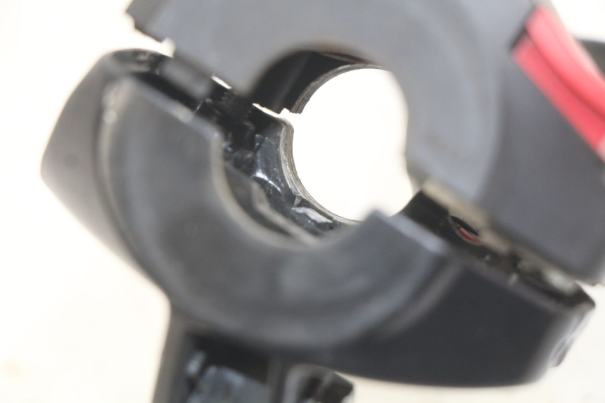 photo de PRZEŁĄCZNIK LEWY PEUGEOT LUDIX 50 (2005 - 2007) - Szczegół części