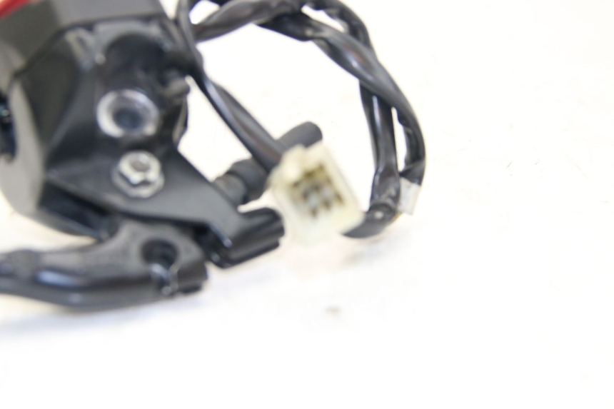 photo de PRZEŁĄCZNIK LEWY PEUGEOT LUDIX 50 (2008 - 2017) - Zbliżenie techniczne