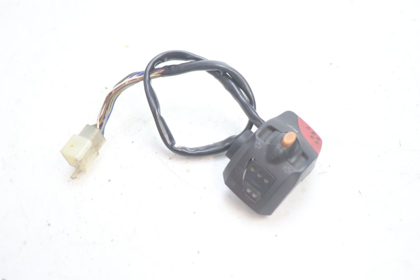 photo de PRZEŁĄCZNIK LEWY PEUGEOT LUDIX 50 (2005 - 2007) - Zoom stanu zużycia
