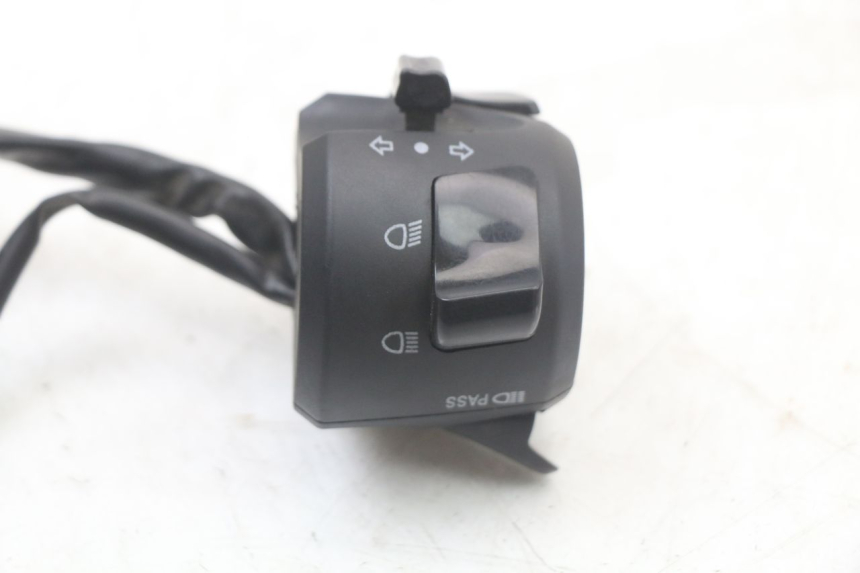 photo de PRZEŁĄCZNIK LEWY MASAI SCRAMBLER SPORT 125 (2021 - 2025) - Inny kąt widzenia