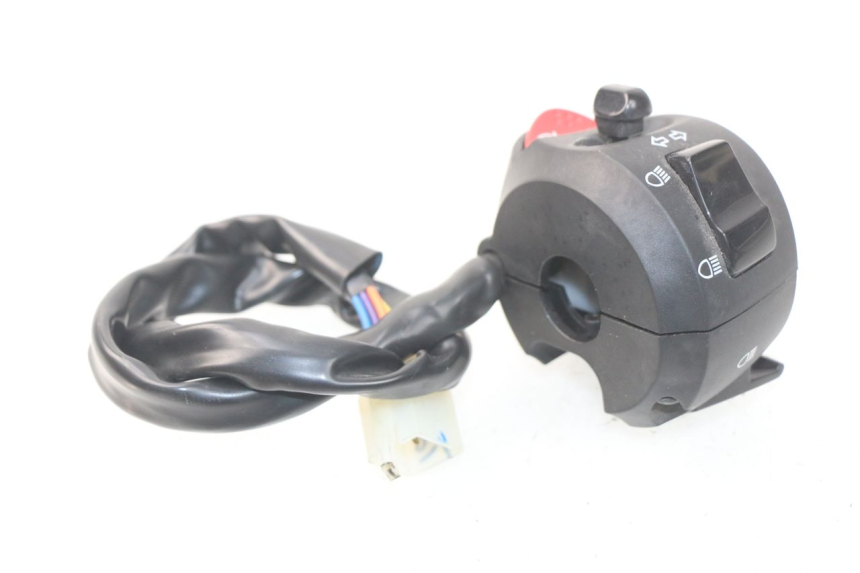 photo de PRZEŁĄCZNIK LEWY PEUGEOT METROPOLIS 400 (2017 - 2020) - Szczegół części