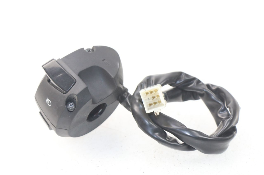 photo de PRZEŁĄCZNIK LEWY PEUGEOT METROPOLIS 400 (2017 - 2020) - Zoom stanu zużycia