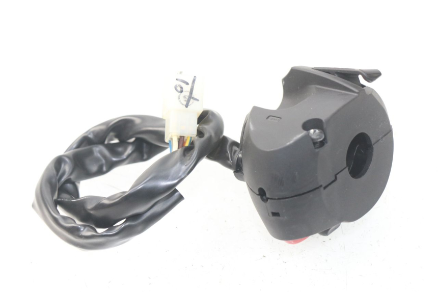 photo de PRZEŁĄCZNIK LEWY PEUGEOT METROPOLIS 400 (2017 - 2020) - Zbliżenie techniczne