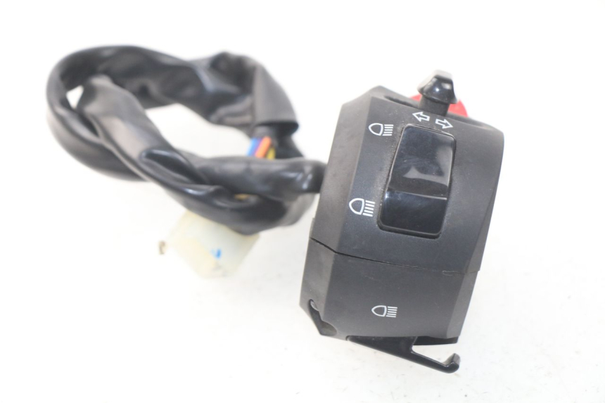 photo de PRZEŁĄCZNIK LEWY PEUGEOT METROPOLIS 400 (2017 - 2020) - Widok ogólny