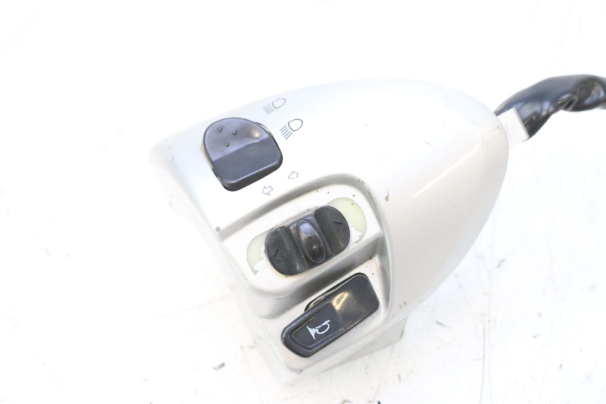 photo de PRZEŁĄCZNIK LEWY YAMAHA NEOS NEO'S 4T 50 (2008 - 2016) - Szczegół części