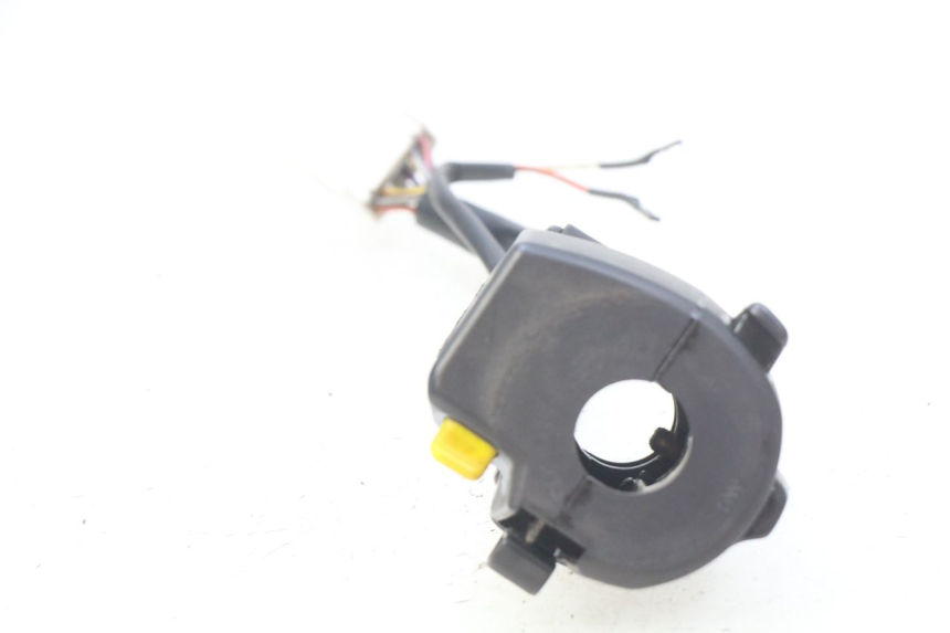 photo de PRZEŁĄCZNIK LEWY GILERA NEXUS 125 (2009 - 2013) - Szczegół części