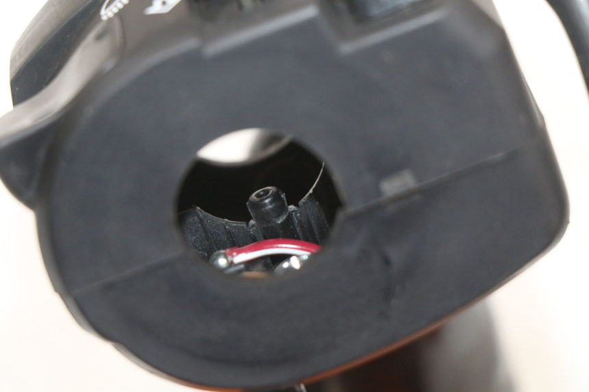 photo de PRZEŁĄCZNIK LEWY KAWASAKI NINJA 400 (2018 - 2023) - Zbliżenie techniczne