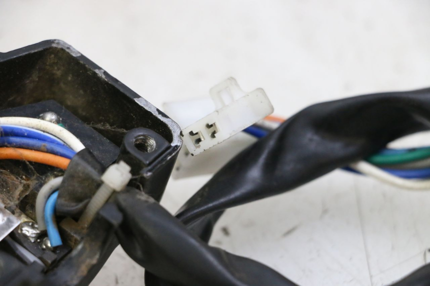 photo de PRZEŁĄCZNIK LEWY JM MOTORS OLDIES GT 4T 50 (2018 - 2025) - Zoom stanu zużycia