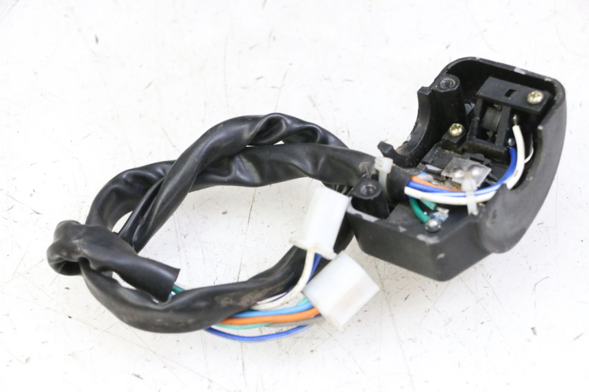 photo de PRZEŁĄCZNIK LEWY JM MOTORS OLDIES GT 4T 50 (2018 - 2025) - Zbliżenie techniczne