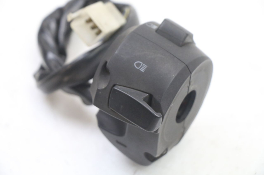 photo de PRZEŁĄCZNIK LEWY PEUGEOT CITYSTAR 125 (2011 - 2017) - Punkty mocowania