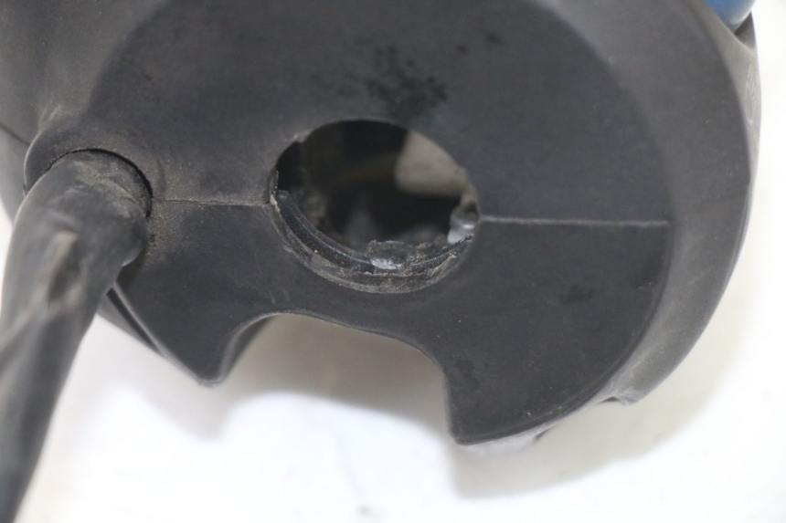 photo de PRZEŁĄCZNIK LEWY PEUGEOT ELYSTAR 50 (2002 - 2014) - Stan powierzchni