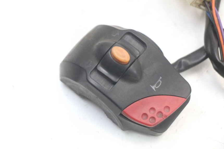 photo de PRZEŁĄCZNIK LEWY PEUGEOT LUDIX 50 (2005 - 2007) - Zoom stanu zużycia