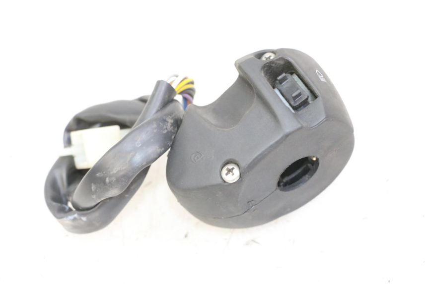 photo de PRZEŁĄCZNIK LEWY PEUGEOT SATELIS 125 (2013 - 2018) - Inny kąt widzenia