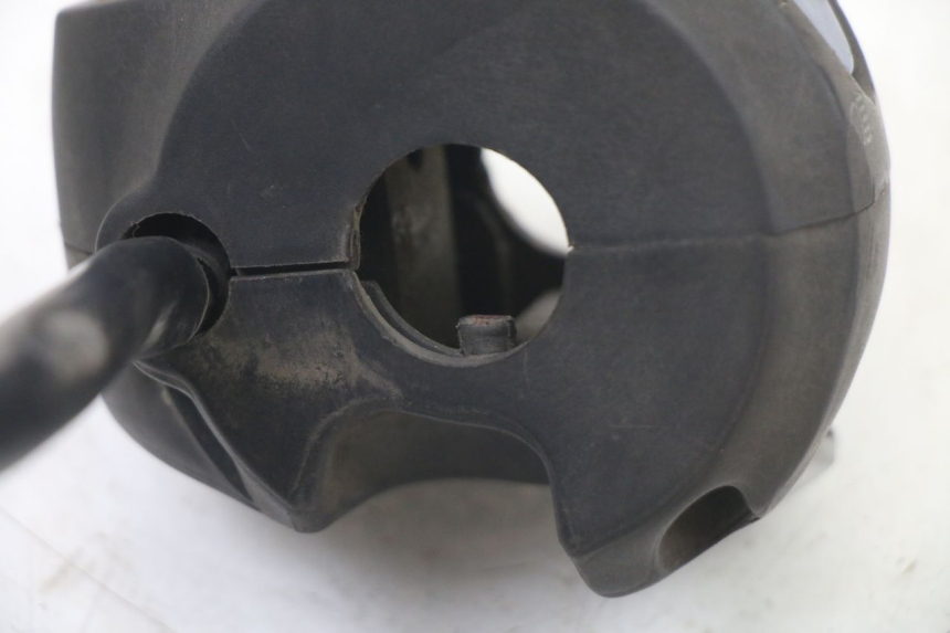 photo de PRZEŁĄCZNIK LEWY PEUGEOT TKR TREKKER FURIOUS 50 (2005 - 2014) - Punkty mocowania