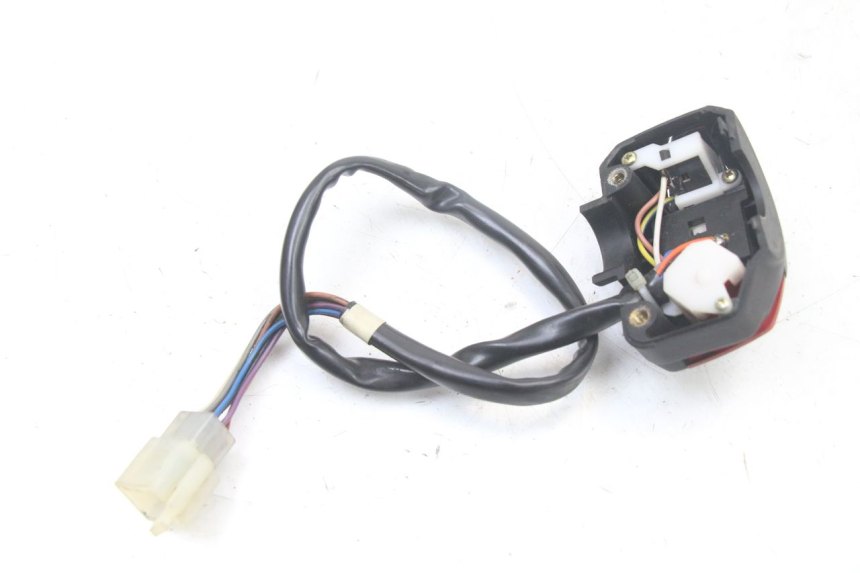 photo de PRZEŁĄCZNIK LEWY PEUGEOT TREKKER TKR 50 (2005 - 2014) - Zbliżenie techniczne