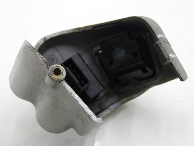 photo de PRZEŁĄCZNIK LEWY PIAGGIO BEVERLY 125 (2005 - 2007) - Zoom stanu zużycia