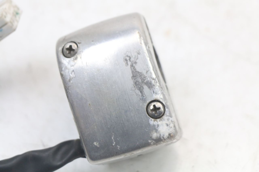 photo de PRZEŁĄCZNIK LEWY PIAGGIO BEVERLY 125 (1998 - 2005) - Punkty mocowania