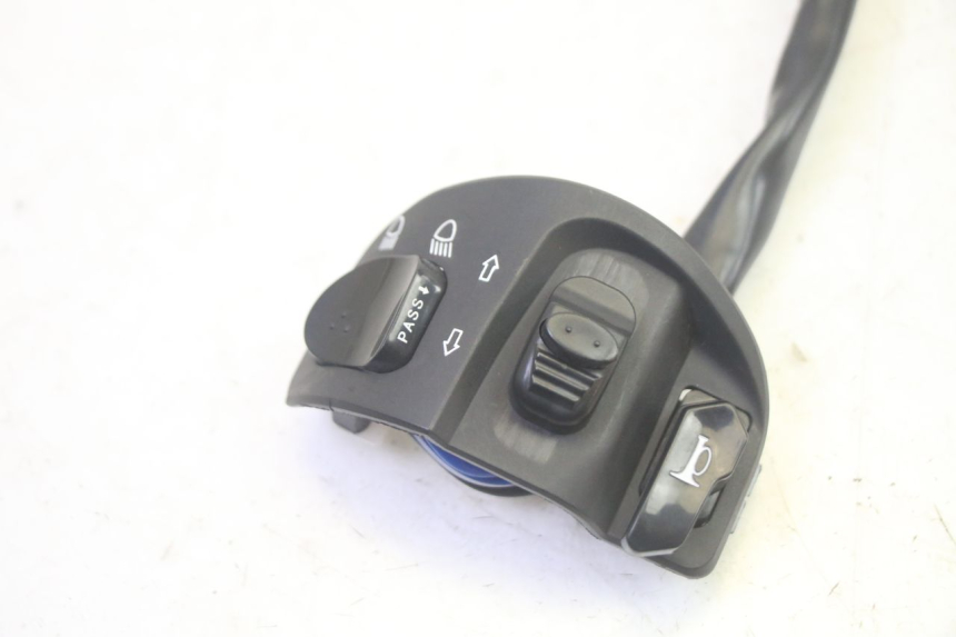 photo de PRZEŁĄCZNIK LEWY EFUN PUSA 1 - Zoom stanu zużycia