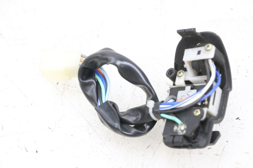 photo de PRZEŁĄCZNIK LEWY EFUN PUSA 1 - Zbliżenie techniczne