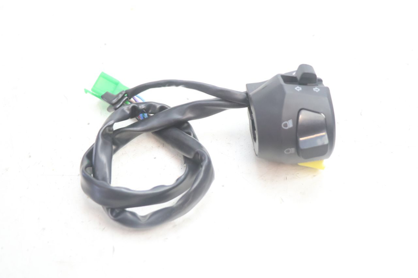 photo de LEWY PRZEŁĄCZNIK JM MOTORS R-MAX TECH 50 (2024 - 2026) - Zoom stanu zużycia