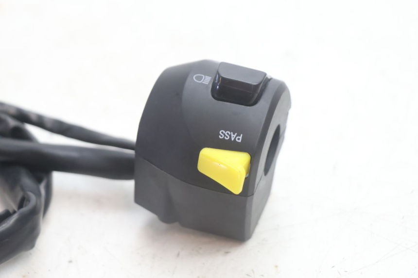 photo de LEWY PRZEŁĄCZNIK JM MOTORS R-MAX TECH 50 (2024 - 2026) - Inny kąt widzenia
