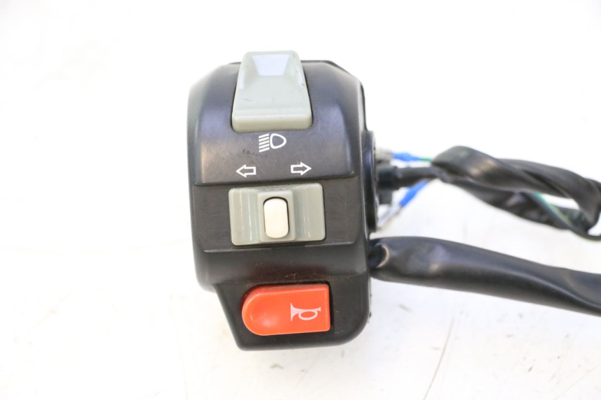 photo de PRZEŁĄCZNIK LEWY VASTRO R-ONE 4T 50 (2014 - 2022) - Oznaczenia i referencje