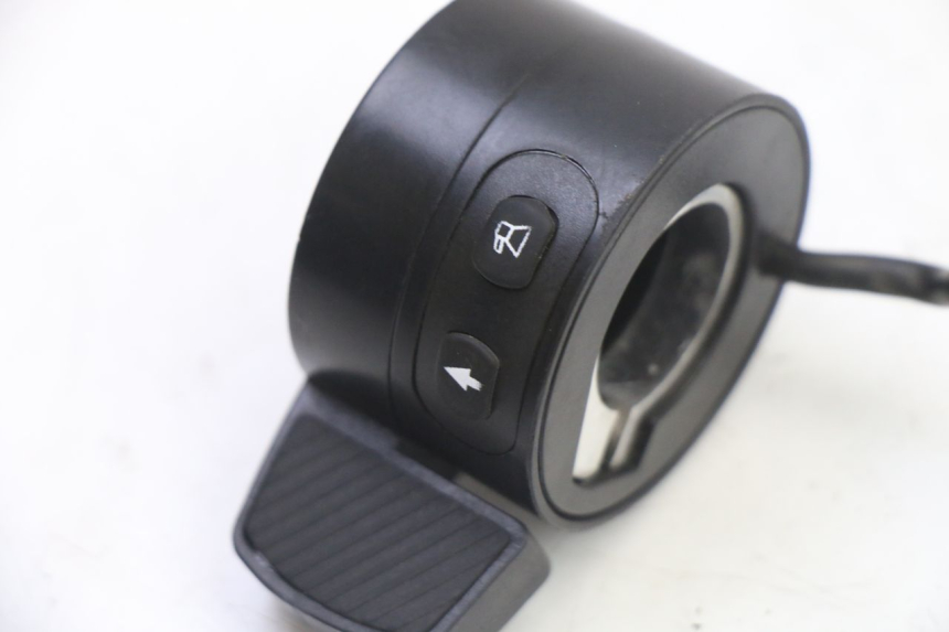 photo de PRZEŁĄCZNIK LEWY PUNK ELECTRIC RIDER 1 - Szczegół części