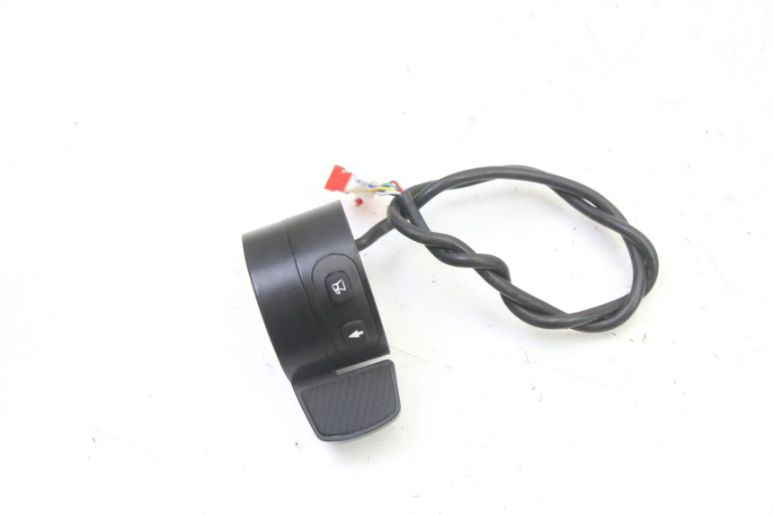 photo de PRZEŁĄCZNIK LEWY PUNK ELECTRIC RIDER 1 - Zoom stanu zużycia