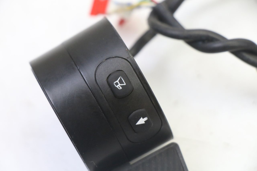 photo de PRZEŁĄCZNIK LEWY PUNK ELECTRIC RIDER 1 - Inny kąt widzenia