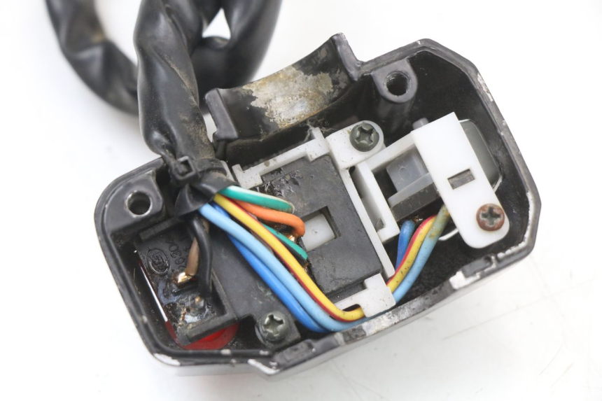 photo de PRZEŁĄCZNIK LEWY TNT MOTOR ROMA 10' 4T 50 (2019 - 2022) - Zbliżenie techniczne