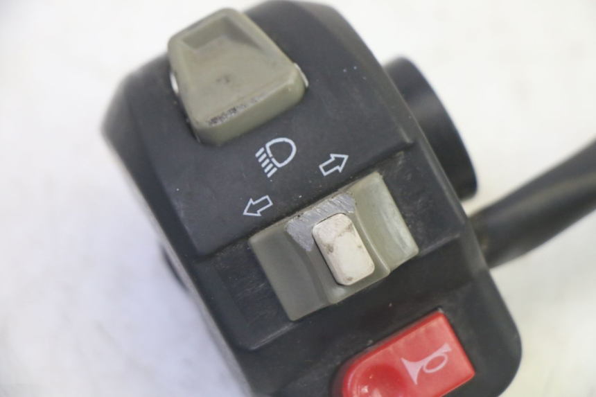 photo de PRZEŁĄCZNIK LEWY TNT MOTOR ROMA 10' 4T 50 (2019 - 2022) - Zoom stanu zużycia