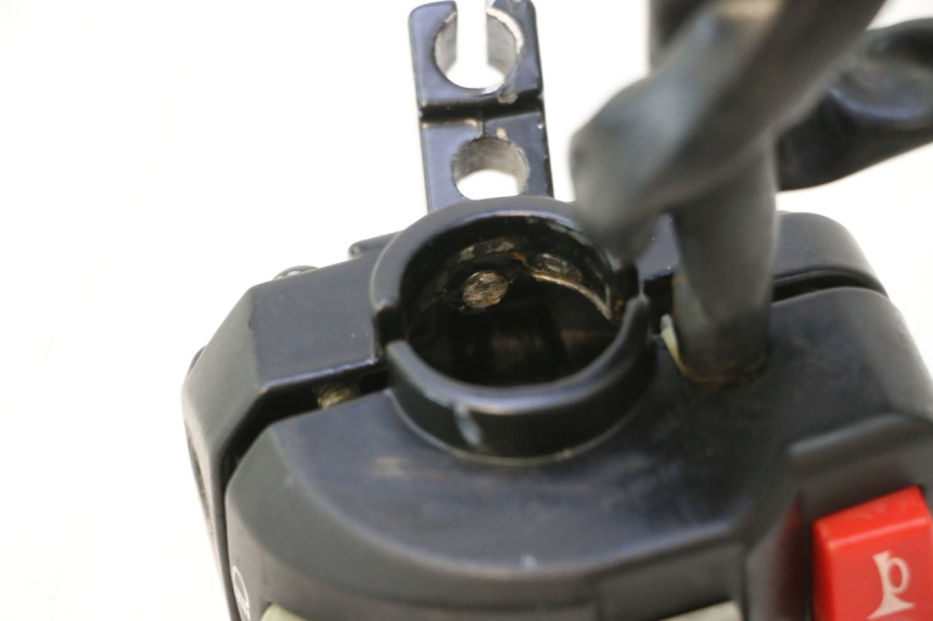 photo de PRZEŁĄCZNIK LEWY TNT MOTOR ROMA 12' 2T 50 (2007 - 2018) - Zbliżenie techniczne