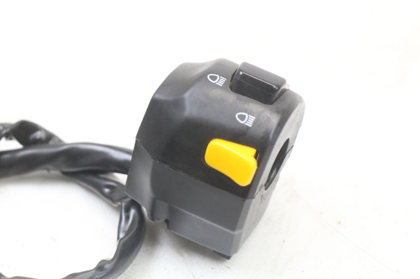 photo de PRZEŁĄCZNIK LEWY ROYAL ENFIELD SCRAM 411 (2022 - 2024) - Zbliżenie techniczne