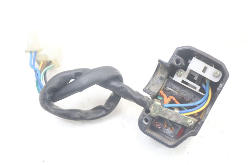 photo de PRZEŁĄCZNIK LEWY KEEWAY RY6 2T 50 (2011 - 2019) - Inny kąt widzenia