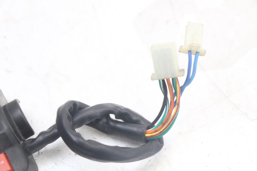 photo de PRZEŁĄCZNIK LEWY KEEWAY RY6 2T 50 (2011 - 2019) - Zbliżenie techniczne