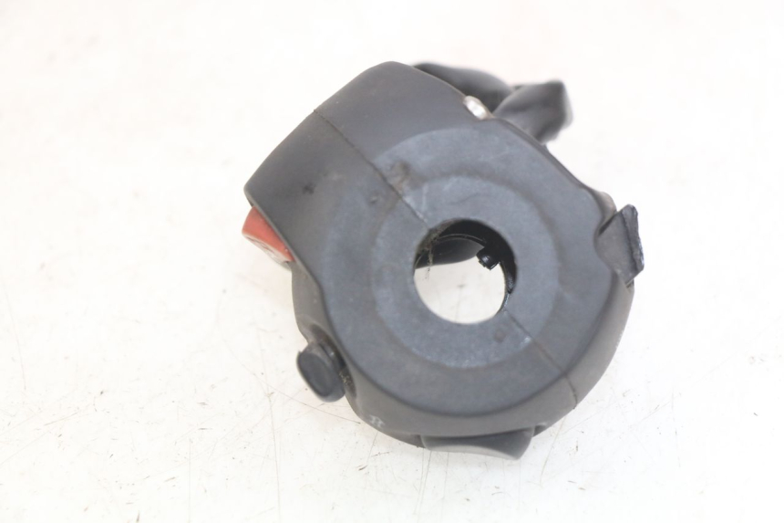 photo de PRZEŁĄCZNIK LEWY PEUGEOT SATELIS 125 (2010 - 2012) - Szczegół części