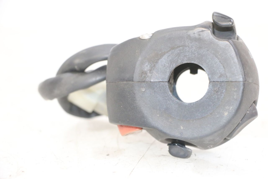 photo de PRZEŁĄCZNIK LEWY PEUGEOT SATELIS 125 (2013 - 2018) - Zoom stanu zużycia